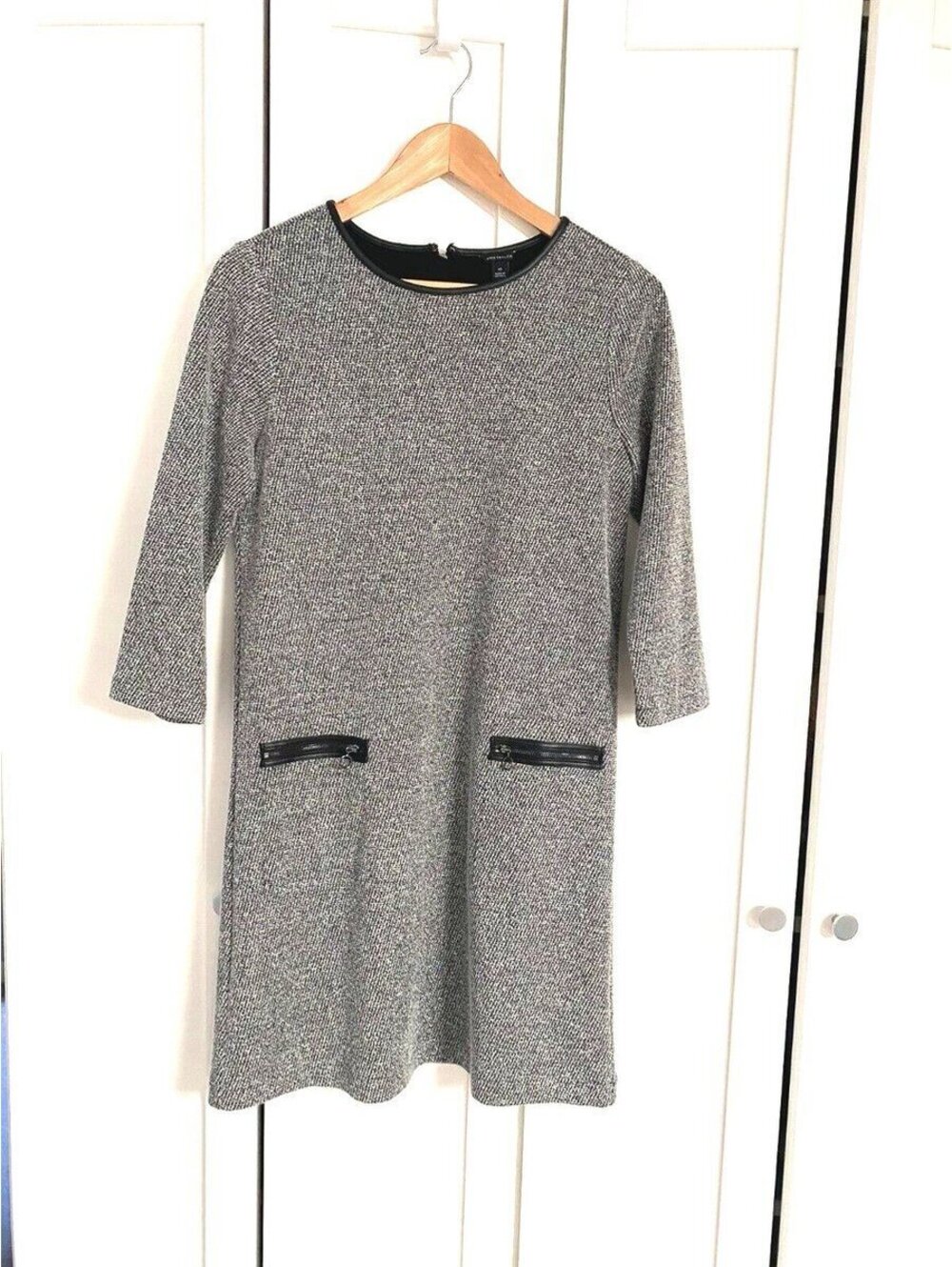 ANN TAYLOR Shift Dress size S Gray Black Faux Leather Neckline Pockets Zipper